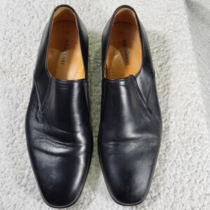 Magnanni men's black leather slip-on loafers  Size 9.5